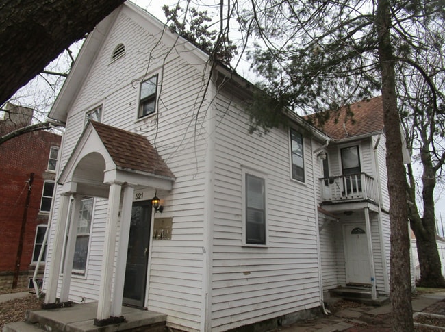 Building Photo - 521 SW Tyler St