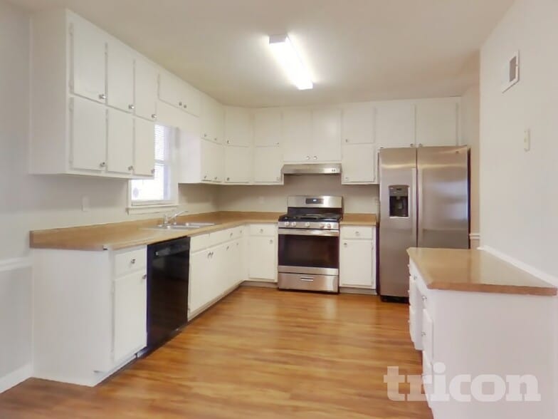 Building Photo - 449 Justins Crossing