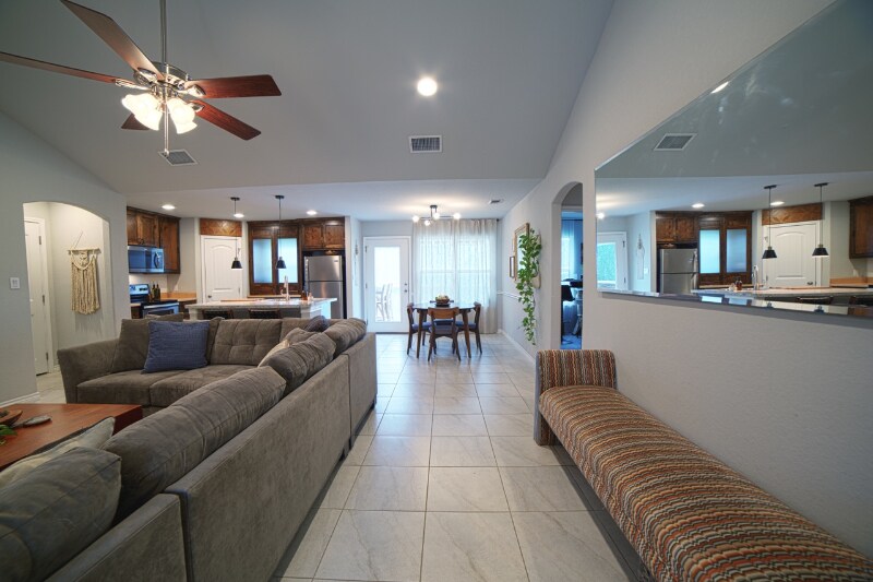 Building Photo - 1169 Alta Vista Ln