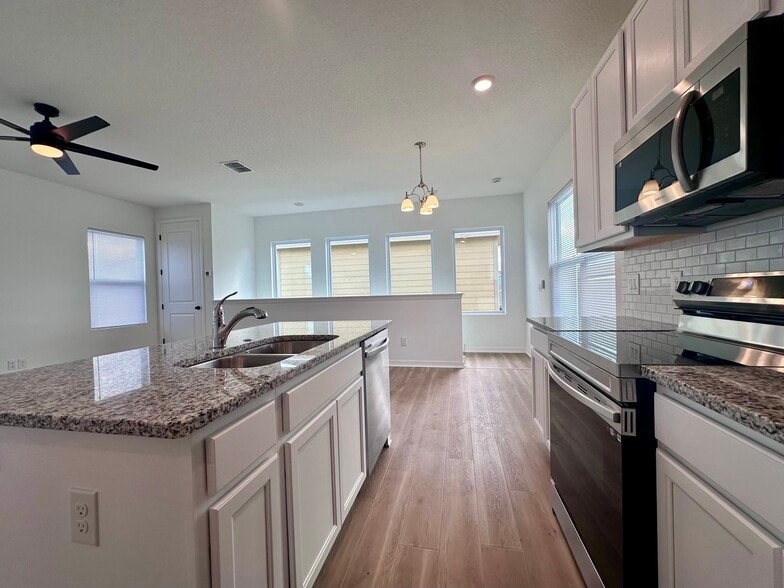 Building Photo - 3025 Prospect Trl