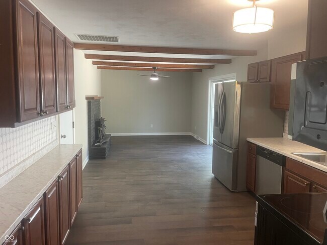 Building Photo - 1416 Miami Ct S