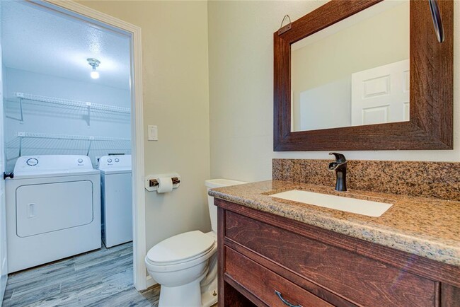 Building Photo - 9400 Doliver Dr