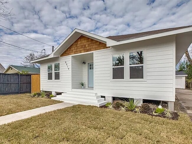 Building Photo - 6619 Sherman St