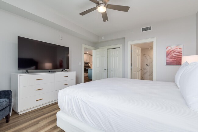 Building Photo - 9000 Heron Walk Dr