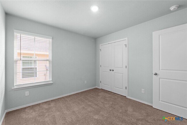 Building Photo - 1218 LEXINGTON Dr