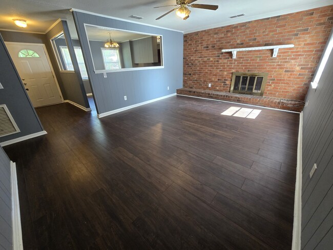Building Photo - 408 S Orange Edwards Blvd