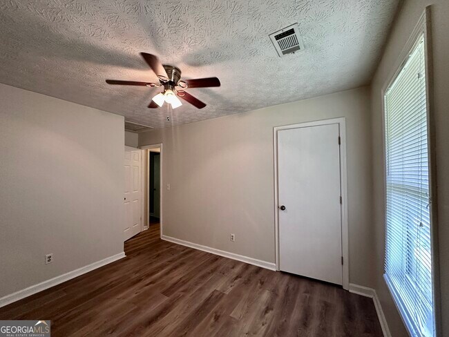 Building Photo - 3372 Tia Trace NW