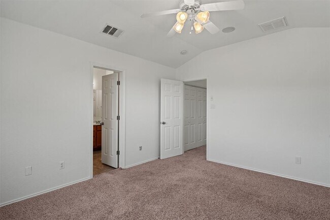 Building Photo - 9201 Brodie Ln