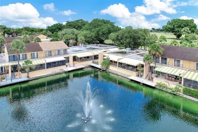 Building Photo - 15547 Braemar Ct