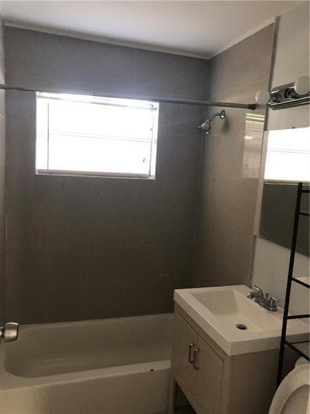 Building Photo - 1448 W 33rd St