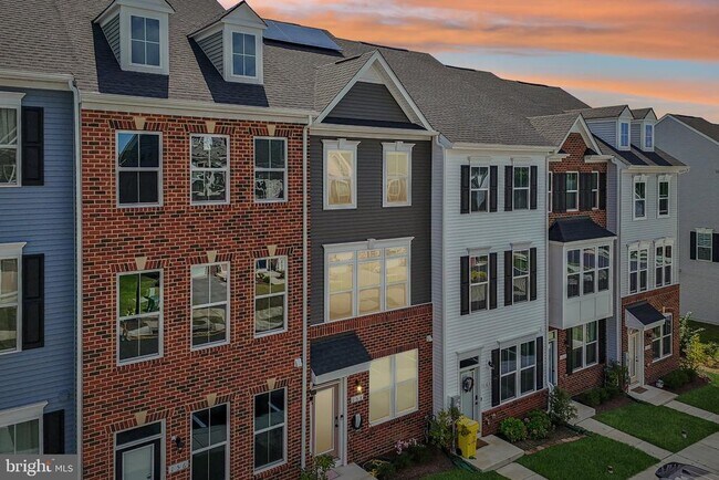 Building Photo - 158 Woodgate Cir