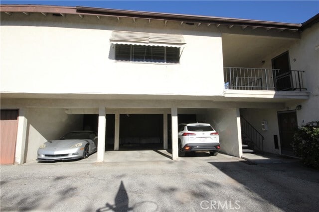 Building Photo - 1622 S Chapel Ave