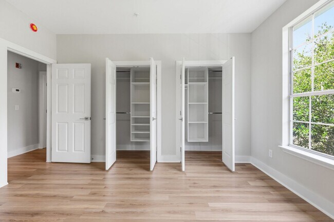 Building Photo - 211 Colima Ct