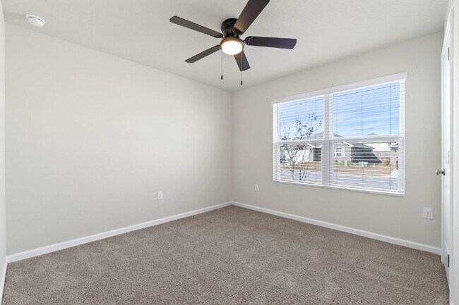 Building Photo - 1047 Limpkin St