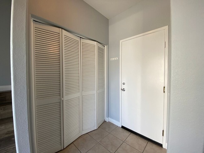 Building Photo - Beautiful Townhome in the Cascada Communit...