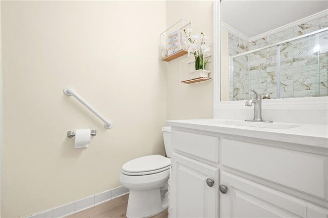 Building Photo - 27404 Plantation Dr NE