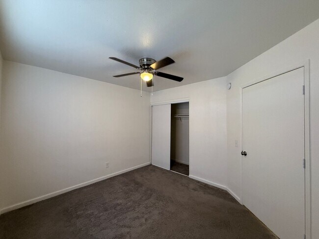 Building Photo - Palmdale 1 bedroom