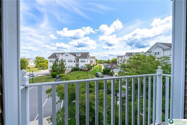 Building Photo - 917 Eden Terrace