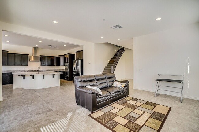 Building Photo - 4529 E Vista Bonita Dr