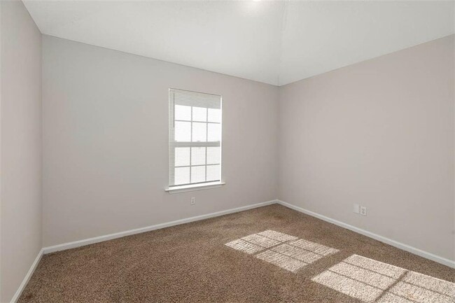 Building Photo - 202 Nell Leone Dr