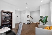 Building Photo - 11 Hedley Ln