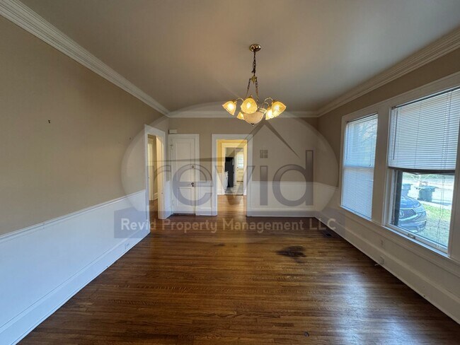 Building Photo - MALLORY 255