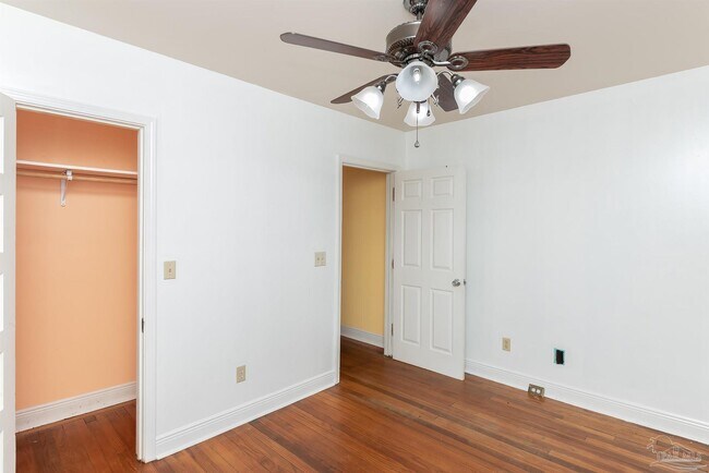 Building Photo - 418 Vancouver St