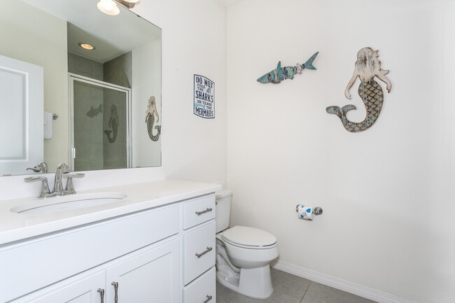 Building Photo - 6584 Carlinga Dr