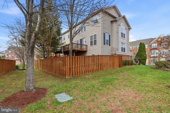 Building Photo - 6137 Manchester Park Cir