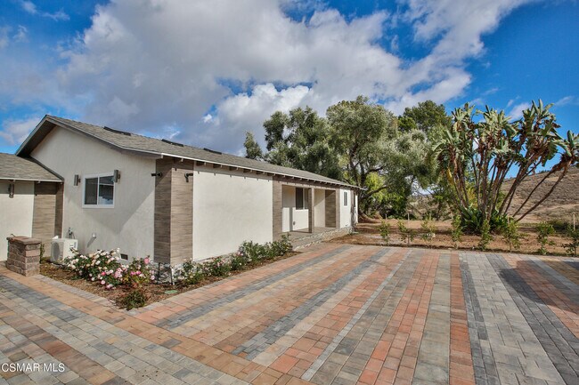 Building Photo - 3836 Dalaway Dr