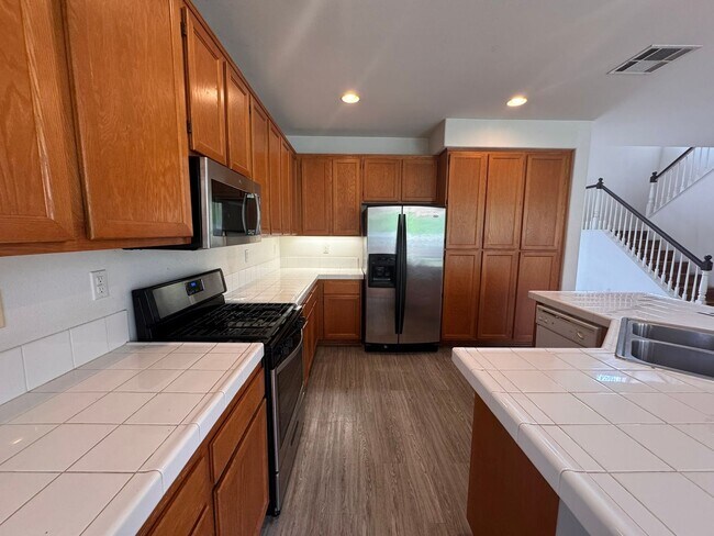 Building Photo - Spacious 5-Bedroom Home in Sought-After Vi...