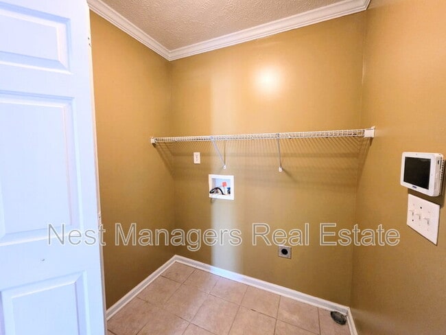 Building Photo - 1612 Middle Creek Cir