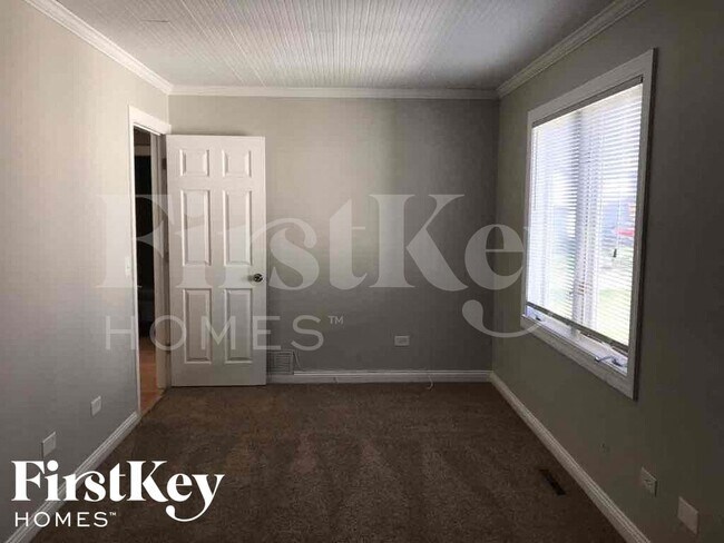 Building Photo - 100 S Dilger Ave