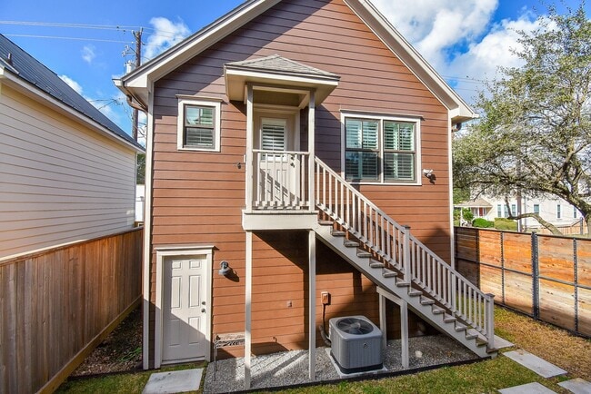 Building Photo - 1349 Heights Blvd