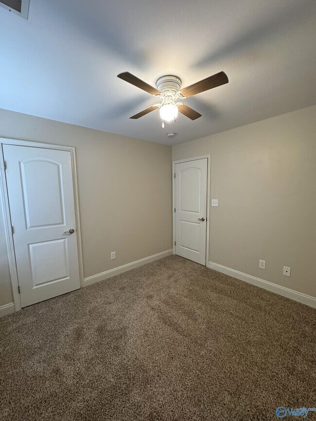 Building Photo - 24707 Rolling Vista Dr