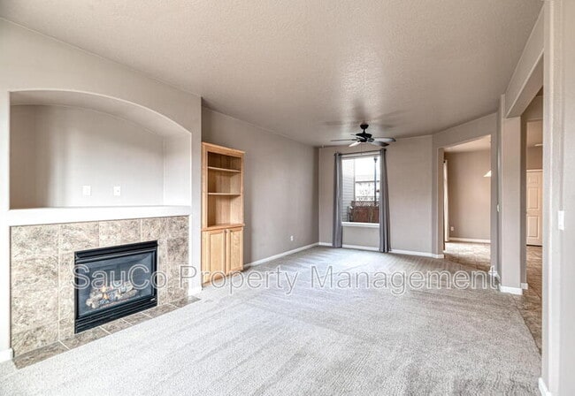 Building Photo - 3722 SE Oakleaf St