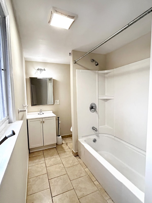 Building Photo - 37 W Dorrance St