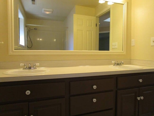 Building Photo - Charming 3 Bedroom Home in Gig Harbor