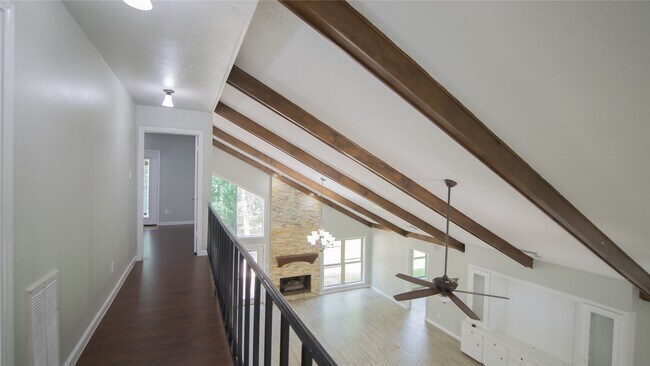 Building Photo - 3406 Deerwood Ln