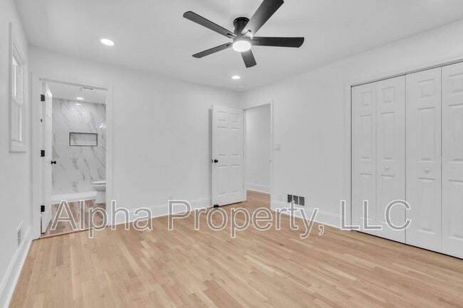 Building Photo - 403 Watkins Rd