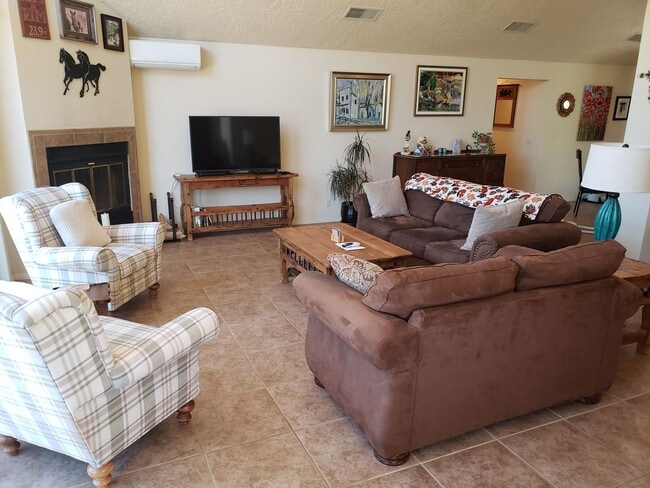 Building Photo - Gorgeous Views and a backyard oasis at thi...