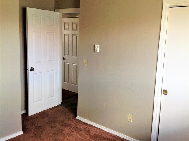 Building Photo - 1306-1308 N. Stout Rd.