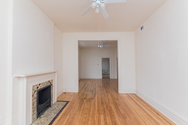 Building Photo - 1401 W Huron St