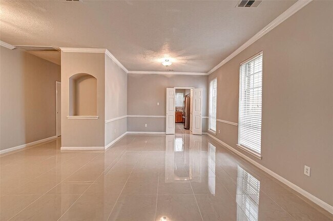 Building Photo - 2130 Autumn Fern Dr