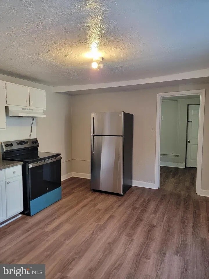 Building Photo - 613 Walnut St