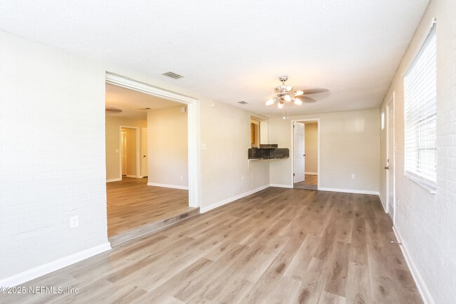 Building Photo - 9406 Gisborne Dr