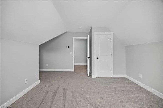 Building Photo - ****** $200 OFF FIRST FULL MONTH OF RENT!! ******