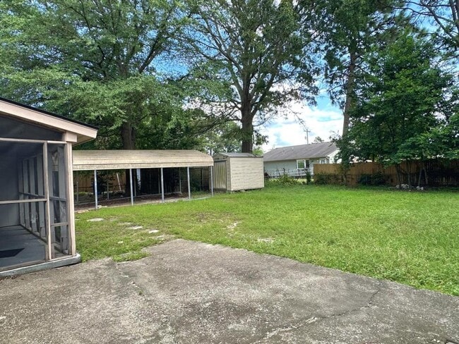 Building Photo - 461 Morningside Dr