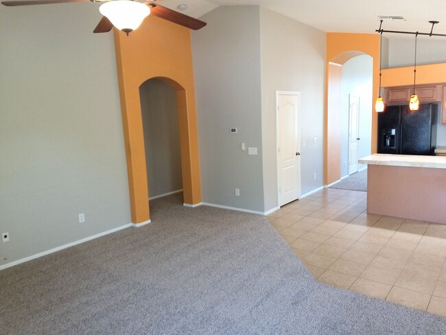 Building Photo - Beautiful Maricopa 3 Bedroom 2 Bath Home