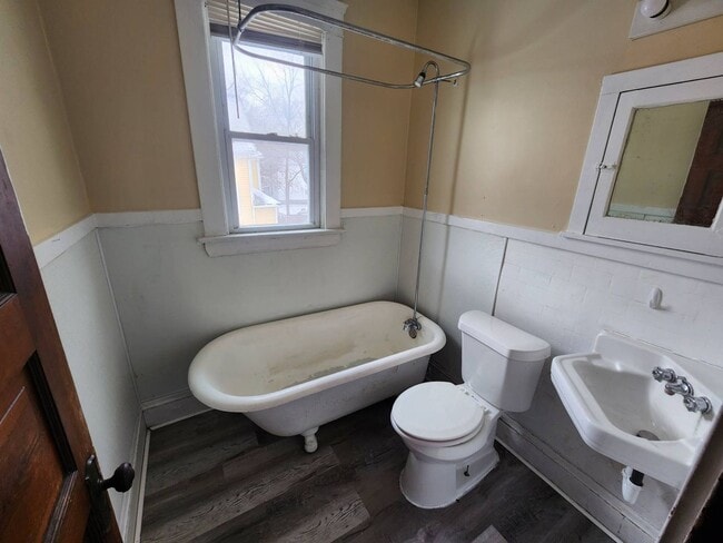 Building Photo - 2954 E 67th St